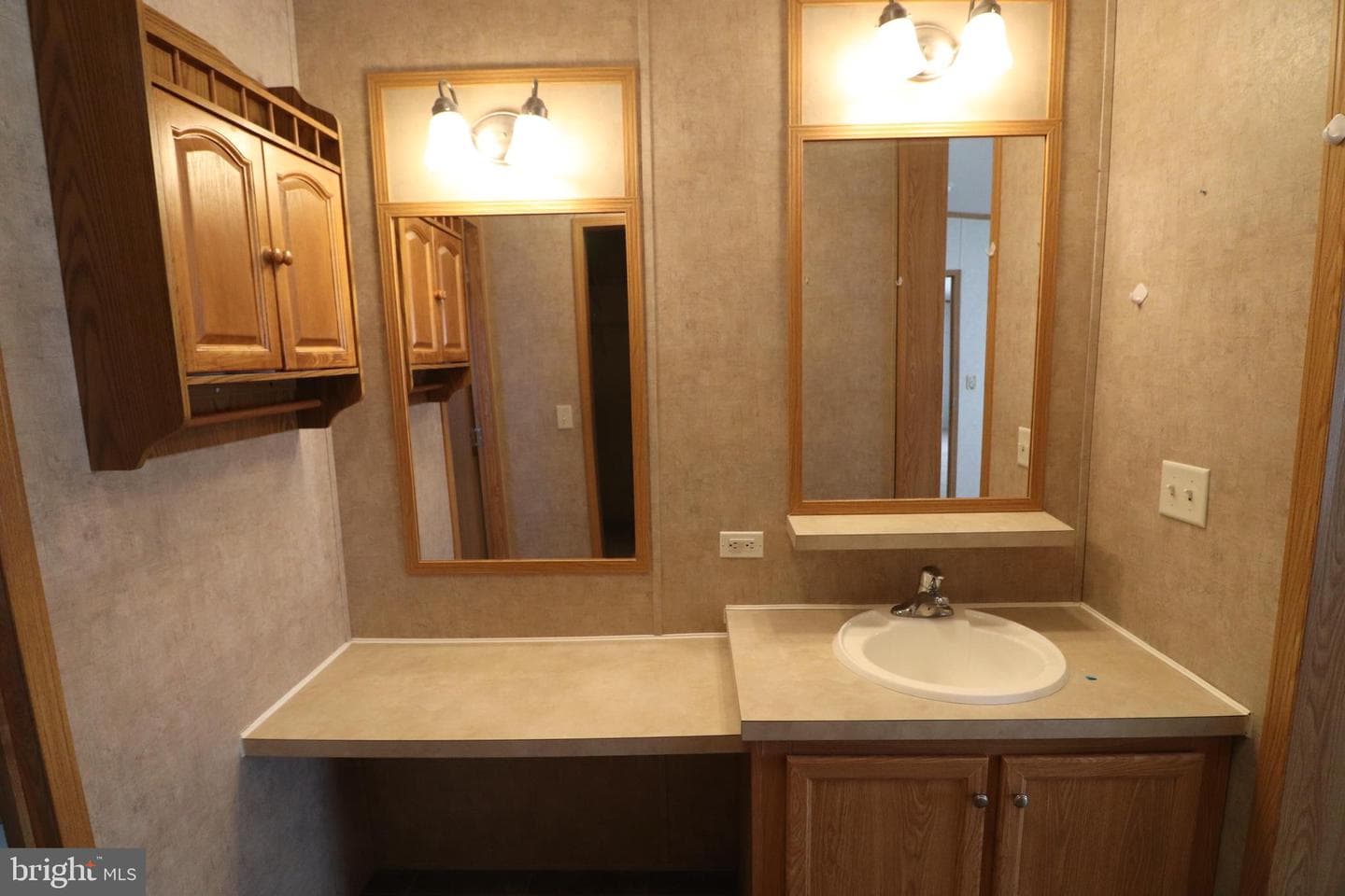 124 Ashley Lane photo 17