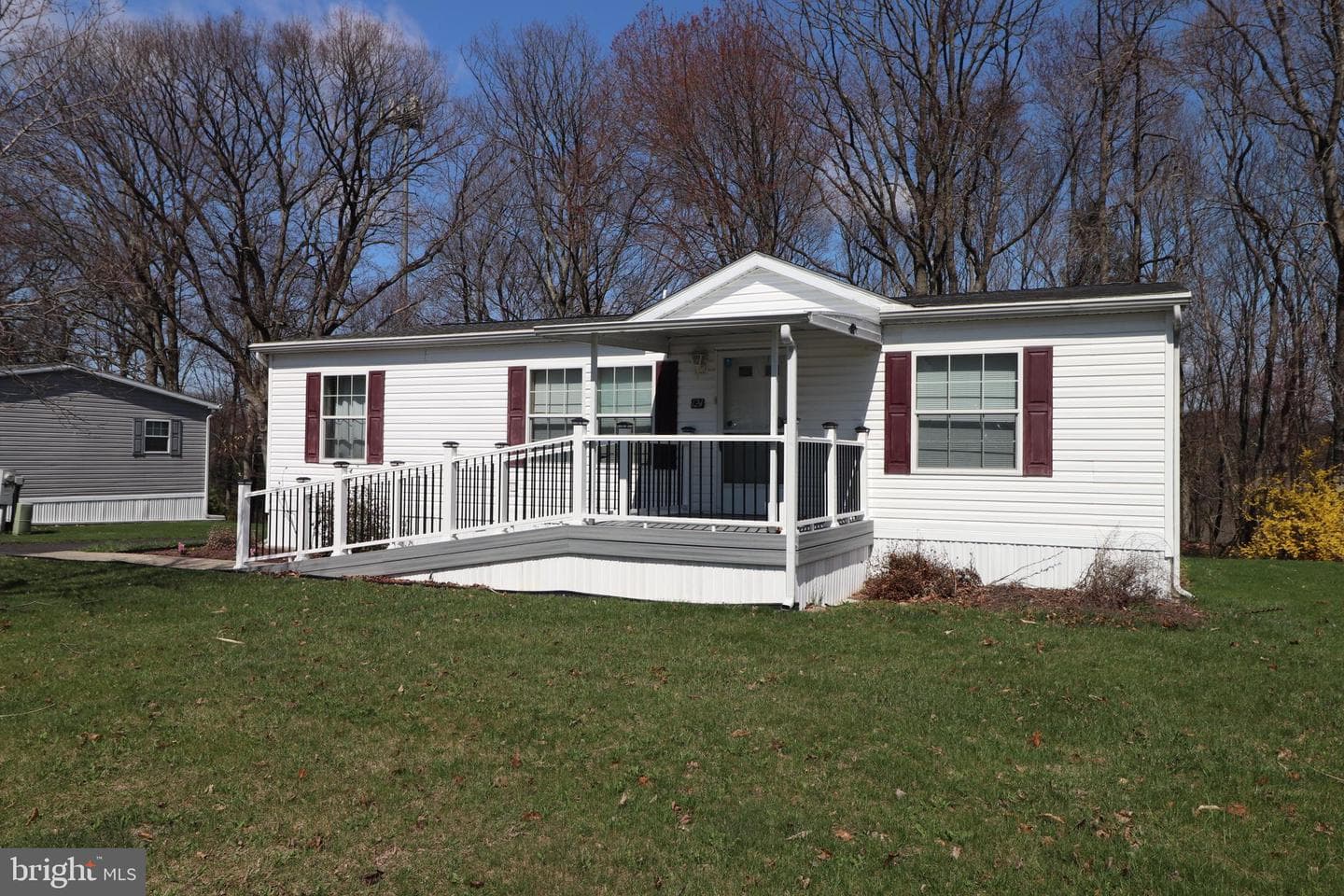 124 Ashley Lane photo 2