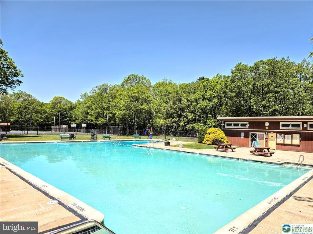 105 White Oak Drive photo 20
