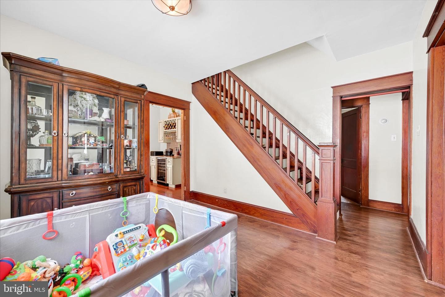 137 E Walter Street photo 11