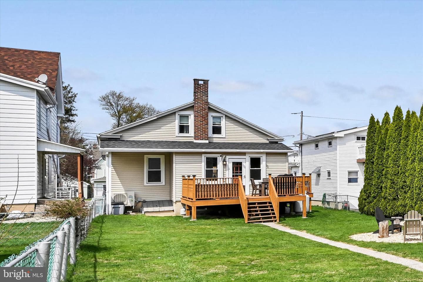 137 E Walter Street photo 30