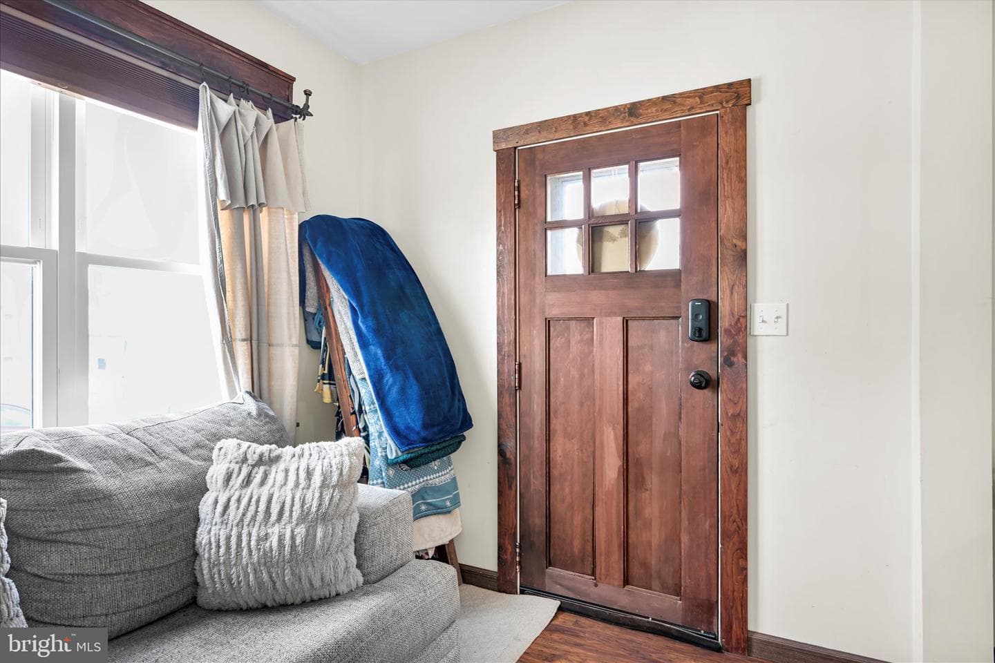 137 E Walter Street photo 7