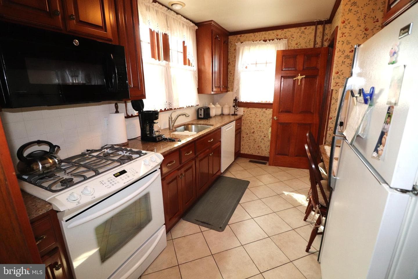 300 Princeton Avenue photo 9