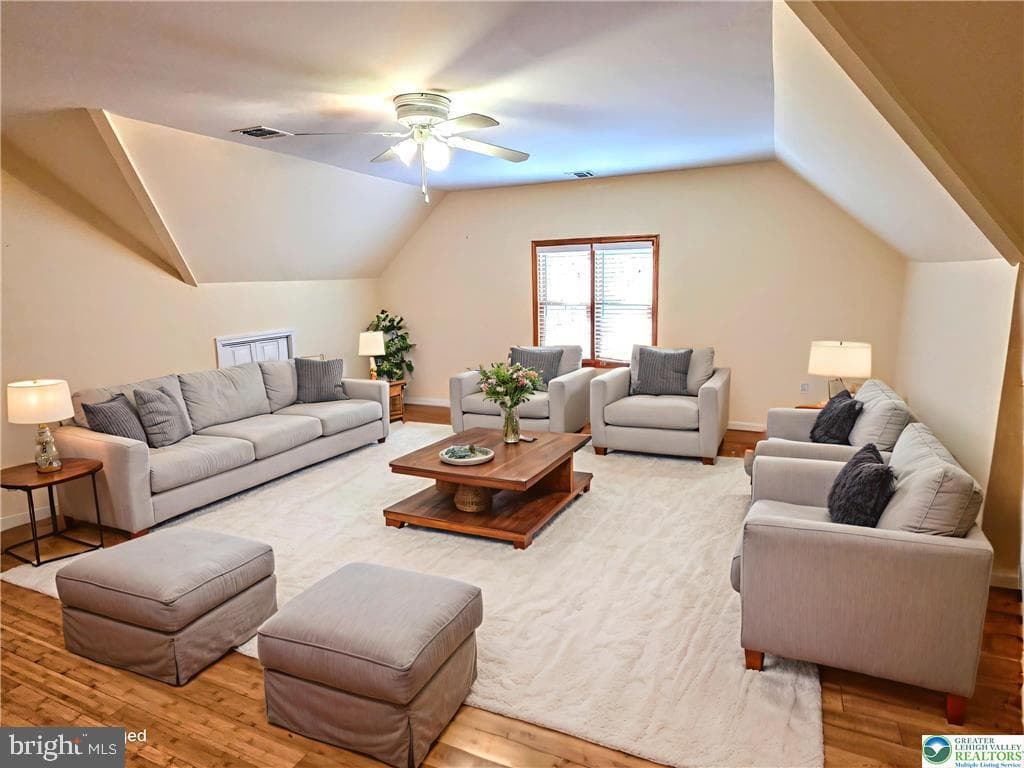 465 Green Street photo 12
