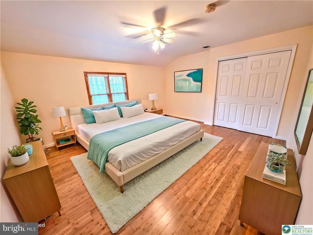 465 Green Street photo 19