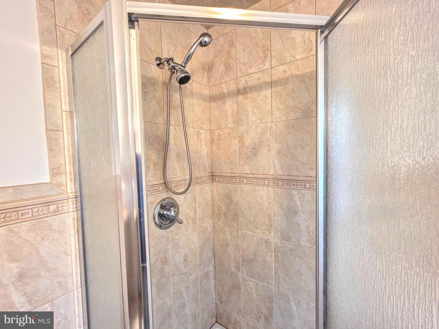 465 Green Street photo 23