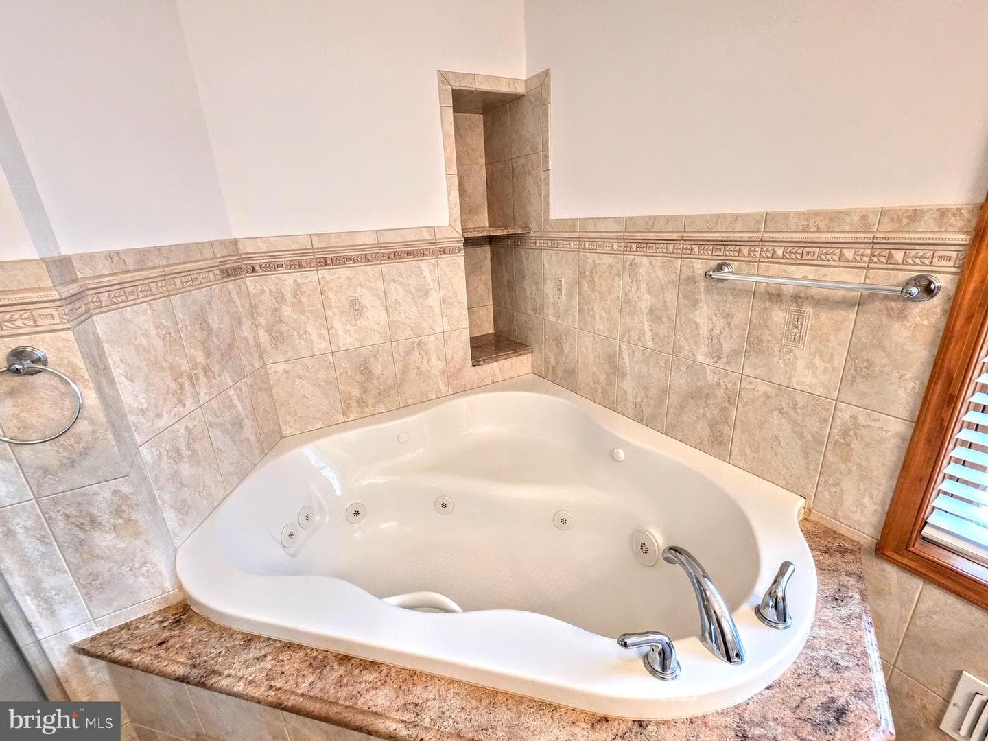 465 Green Street photo 24