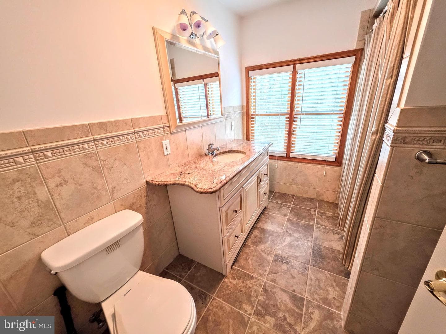 465 Green Street photo 26