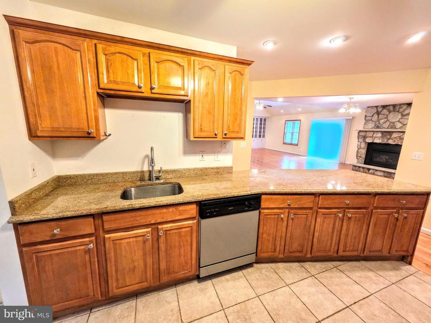 465 Green Street photo 3