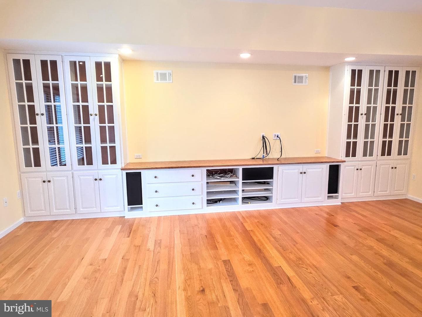 465 Green Street photo 38