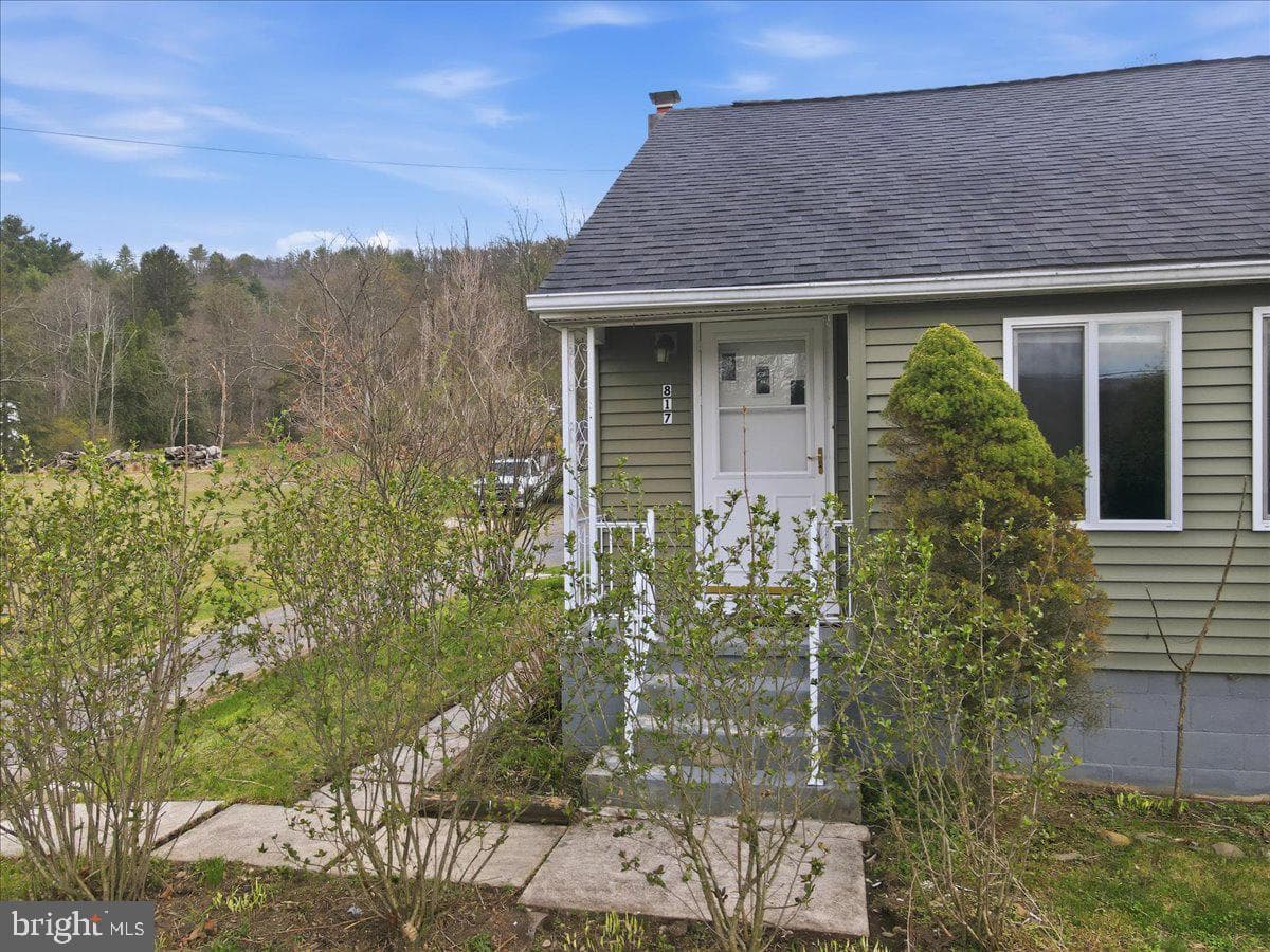 817 Oak Grove Dr photo 9
