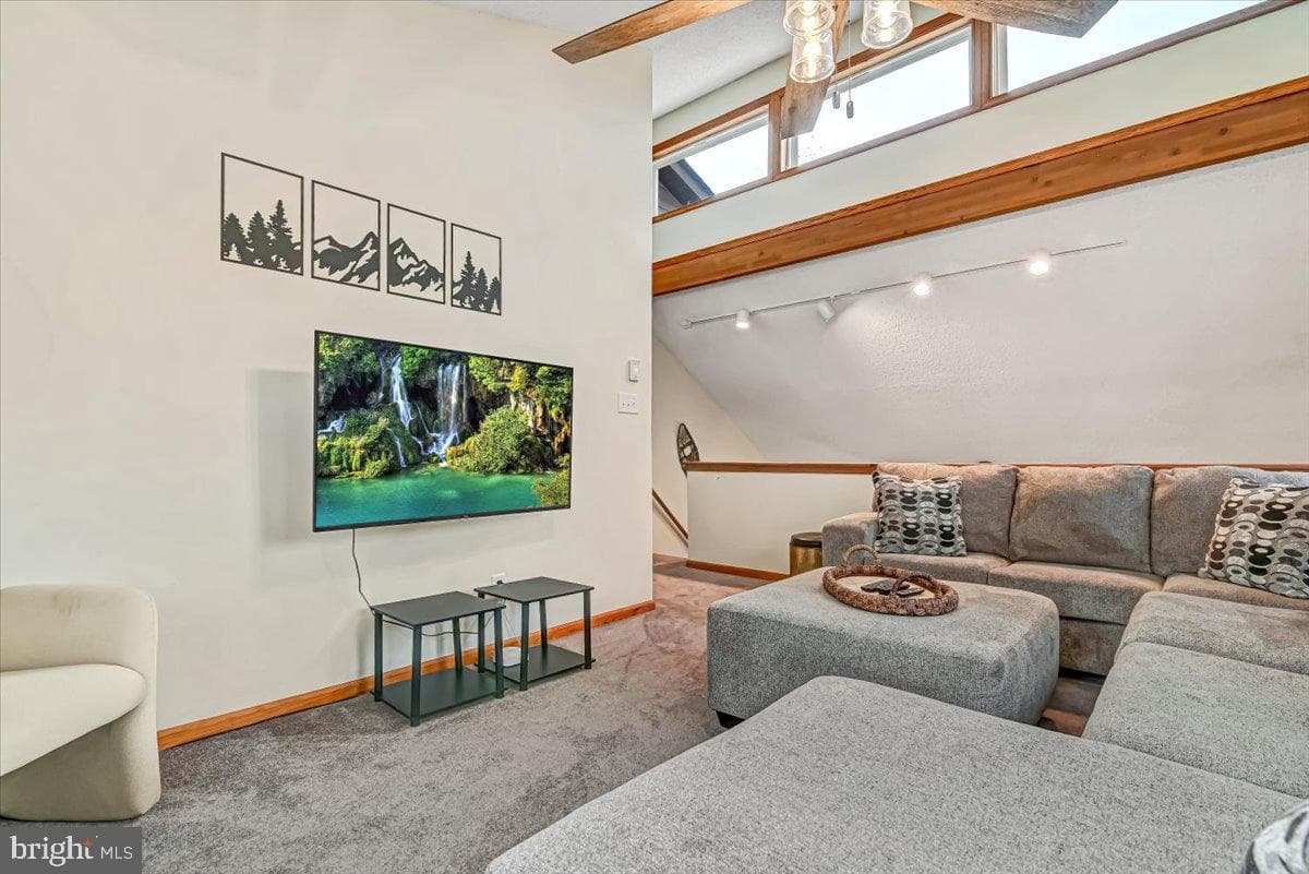 286 Mckuen Way photo 34