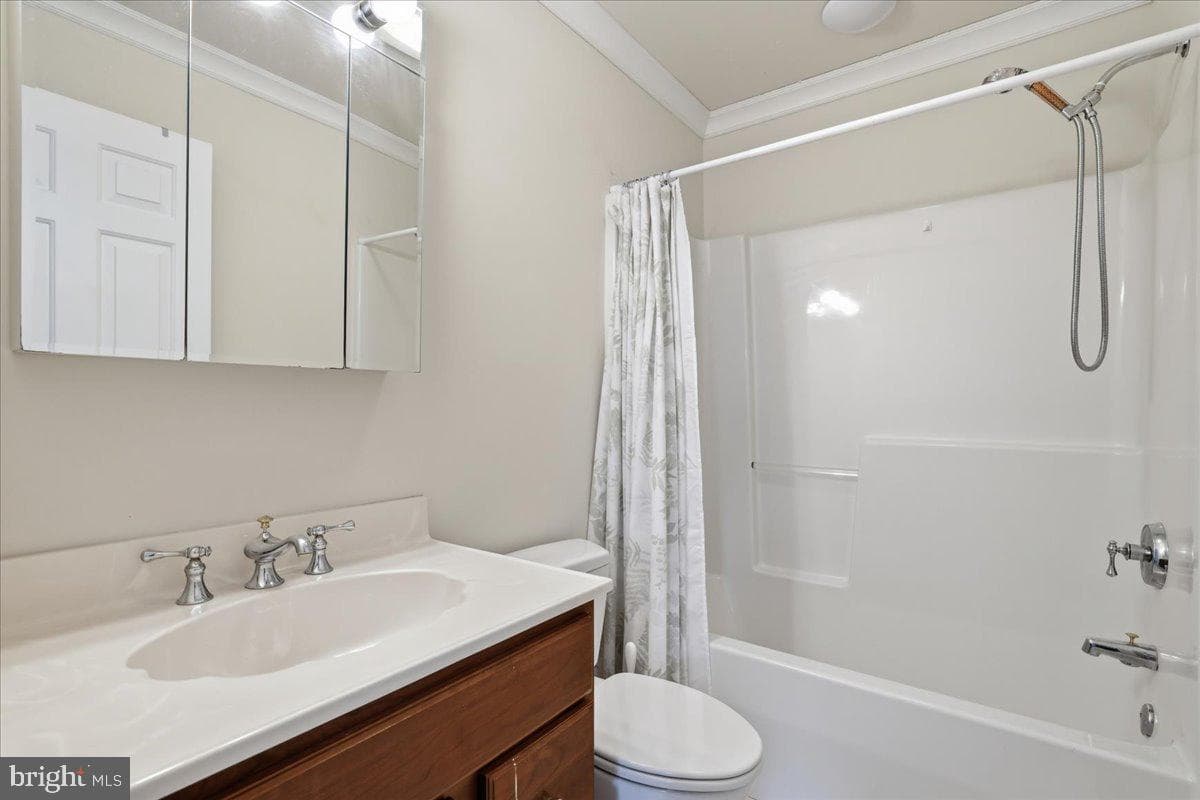 109 Lake Drive photo 16
