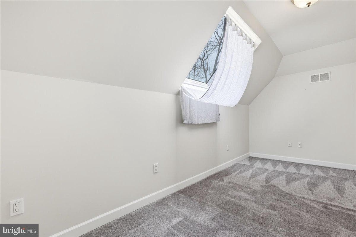 109 Lake Drive photo 17