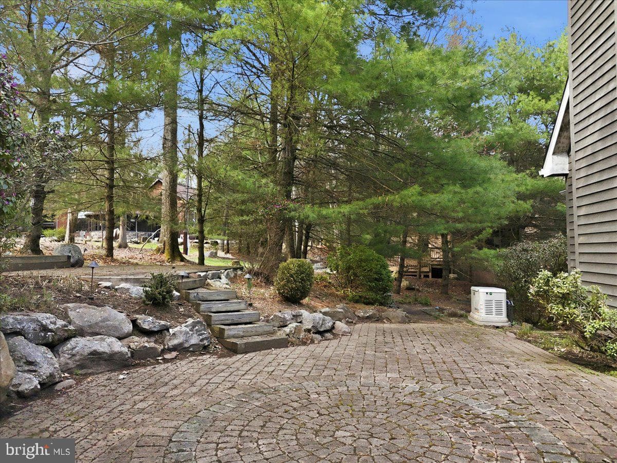 109 Lake Drive photo 37