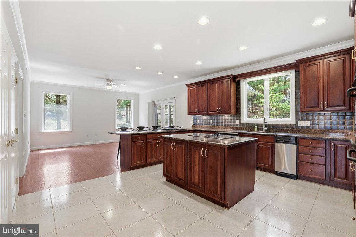 109 Lake Drive photo 6