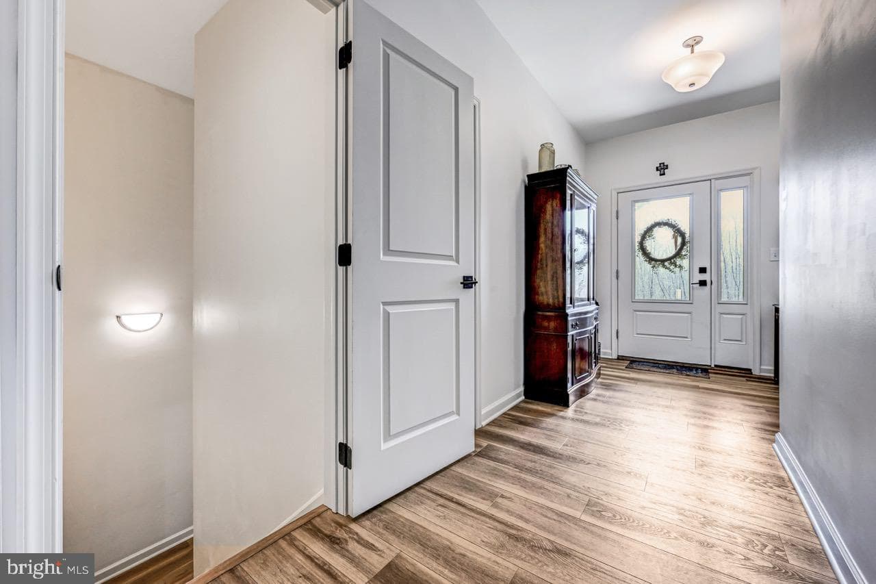 642 W Oak Lane photo 3