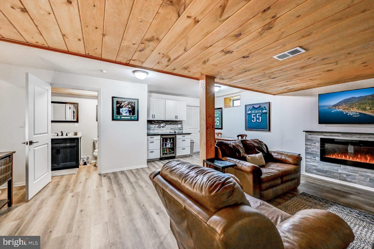 642 W Oak Lane photo 43