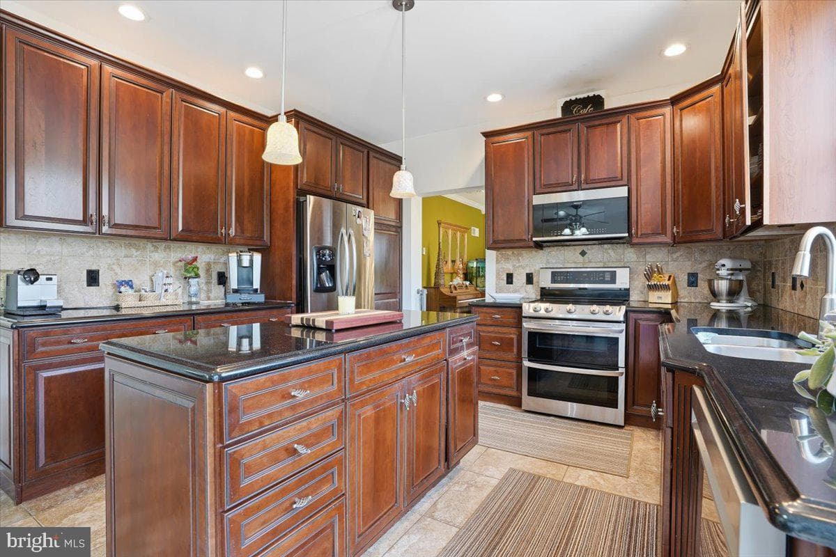 200 Princeton Pines photo 24