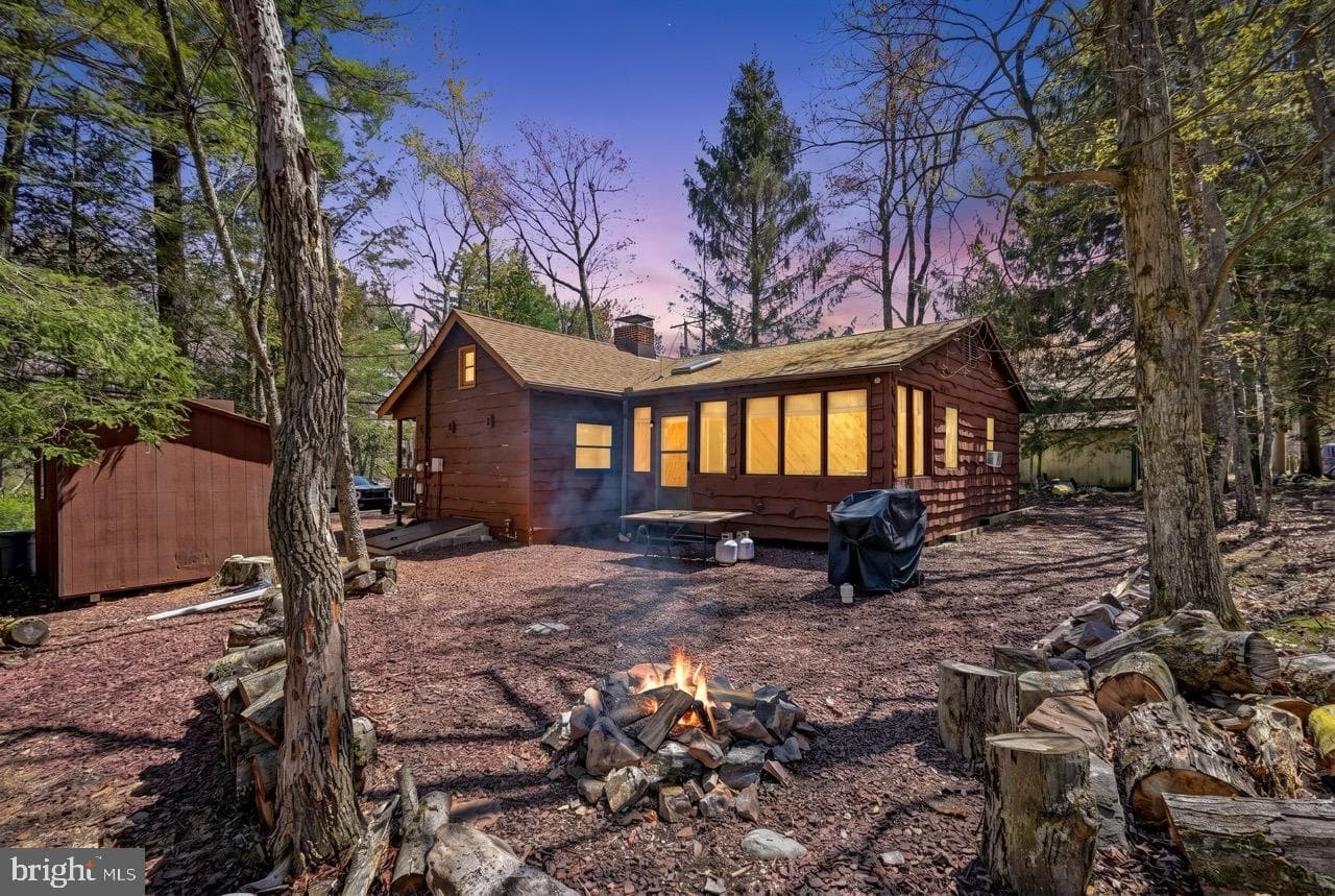 9 Crest Drive photo 2