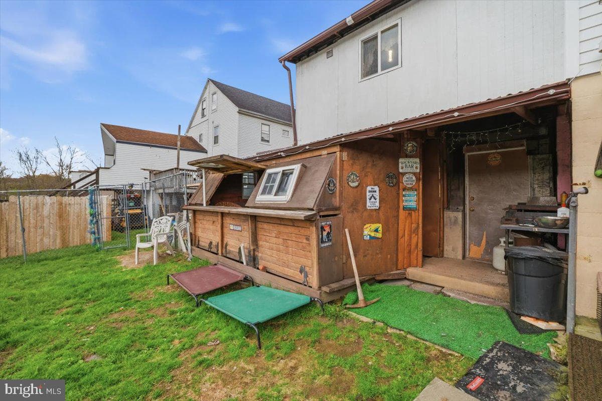 831- 833 E Ridge Street photo 38