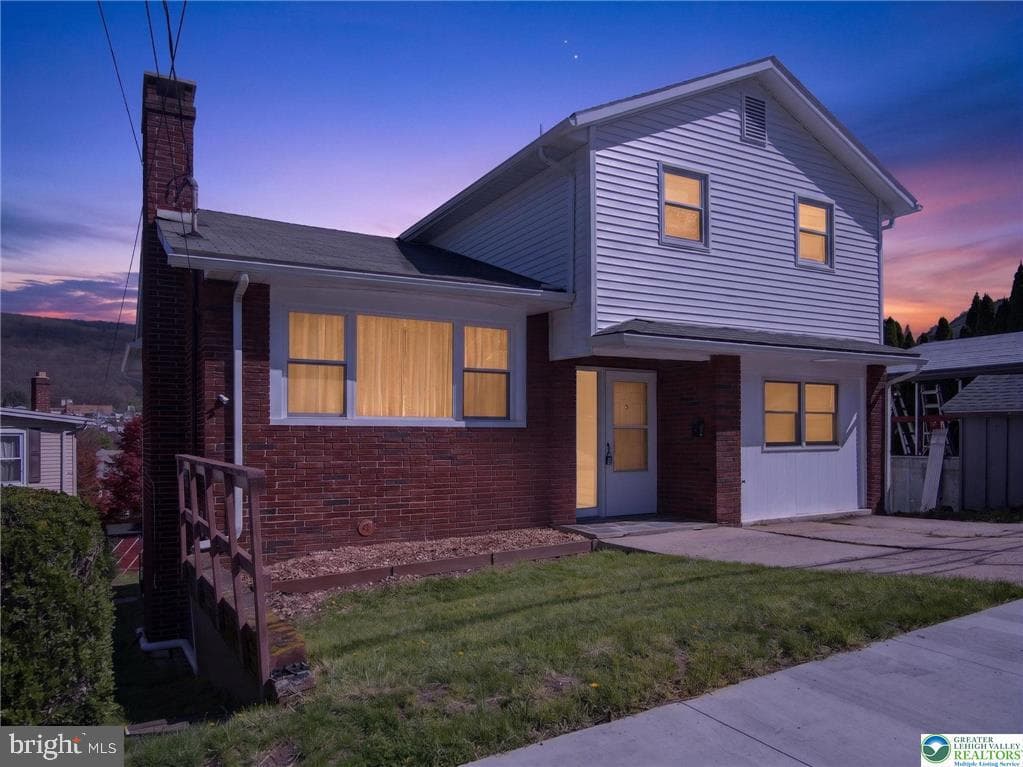 2 E Center Street, Nesquehoning