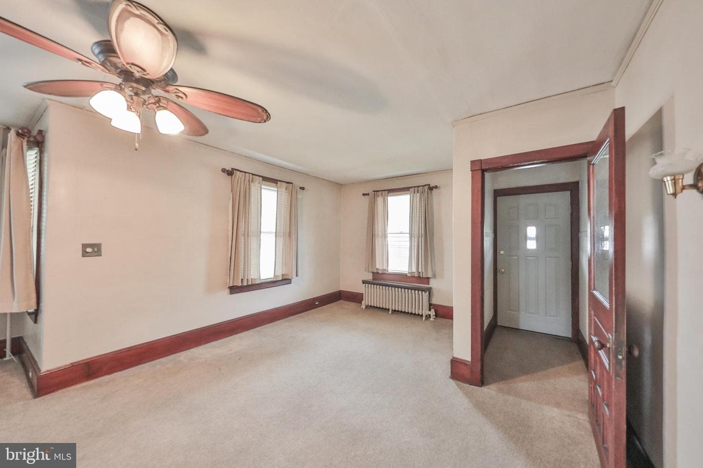 232 Columbia Avenue photo 4