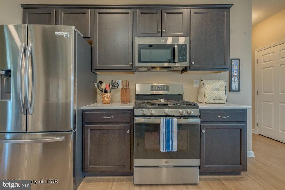 309 Golden Oaks Drive photo 14