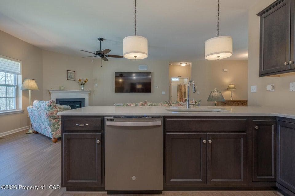 309 Golden Oaks Drive photo 15