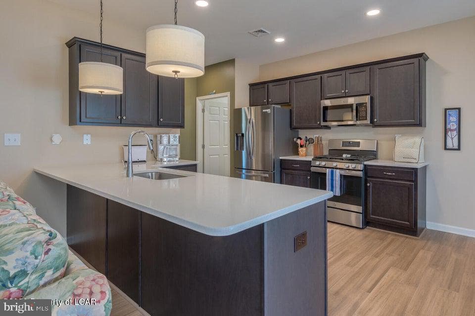 309 Golden Oaks Drive photo 3