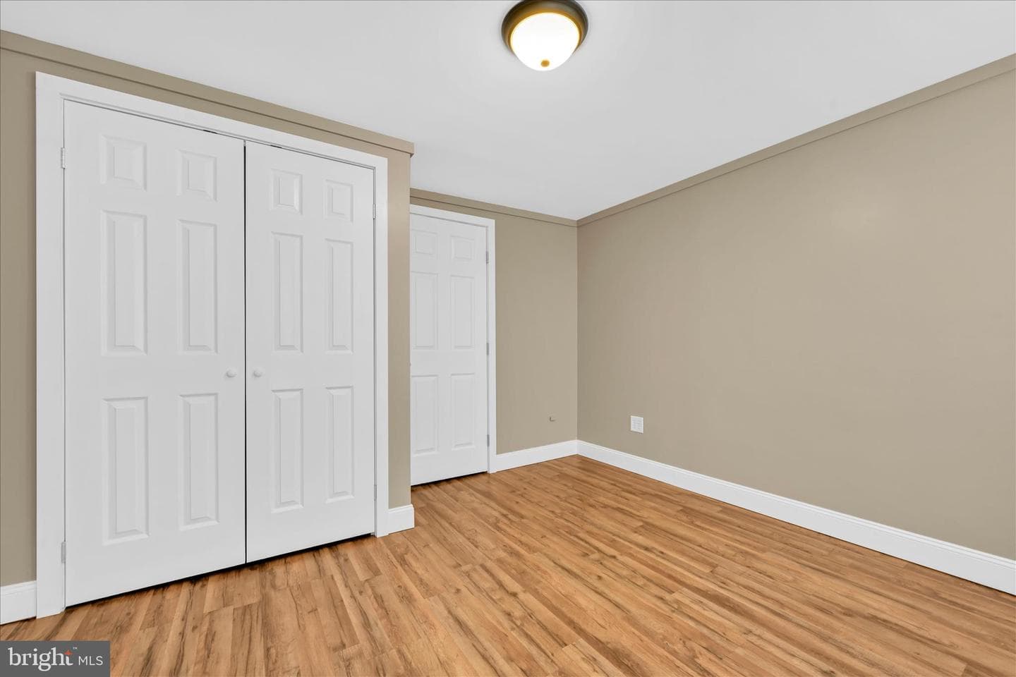 319 W Ridge Street photo 18