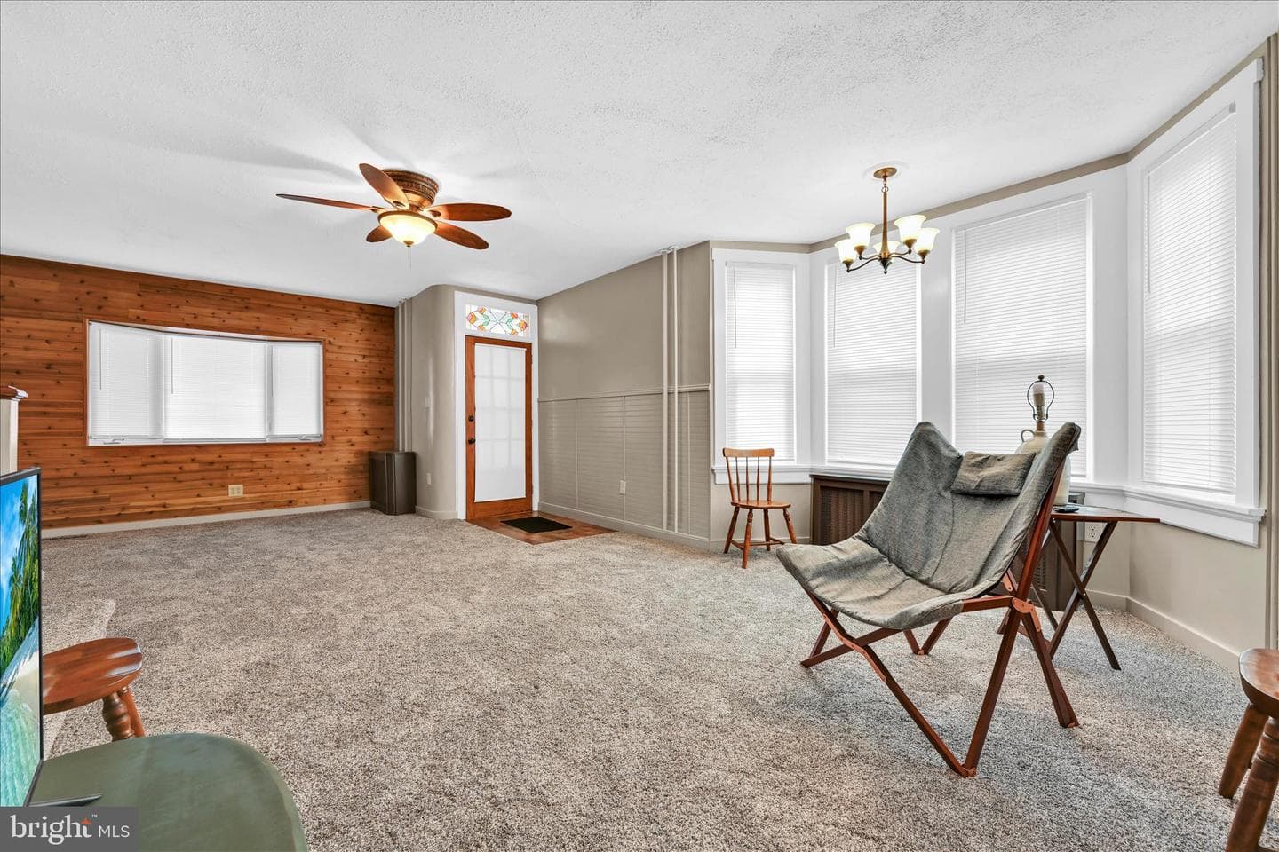 319 W Ridge Street photo 8