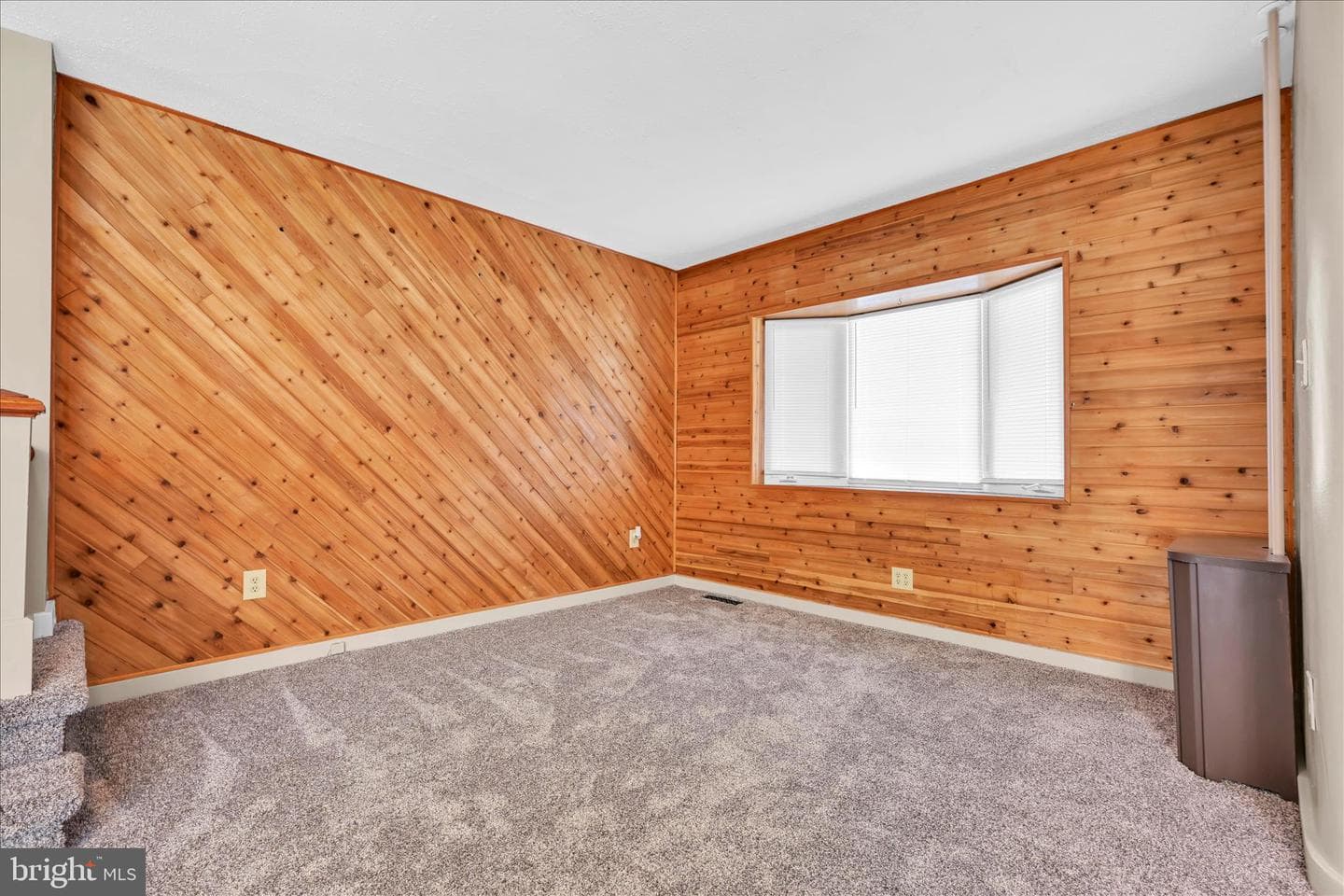 319 W Ridge Street photo 9