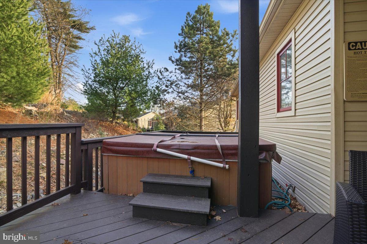 6 Fieldstone Court photo 30