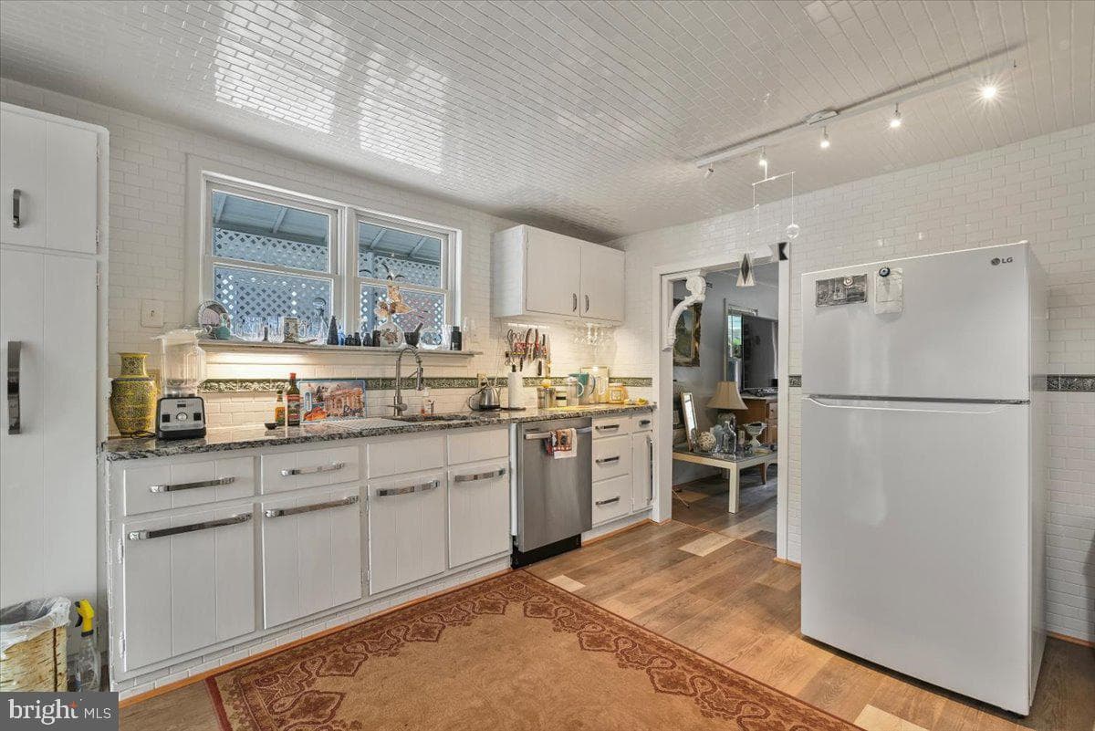 413 South Avenue photo 13
