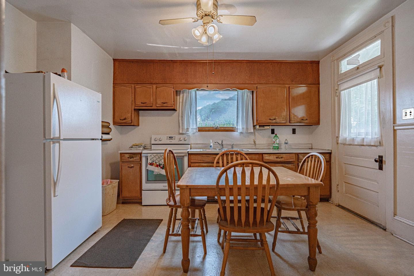 159 W Ridge Street photo 14