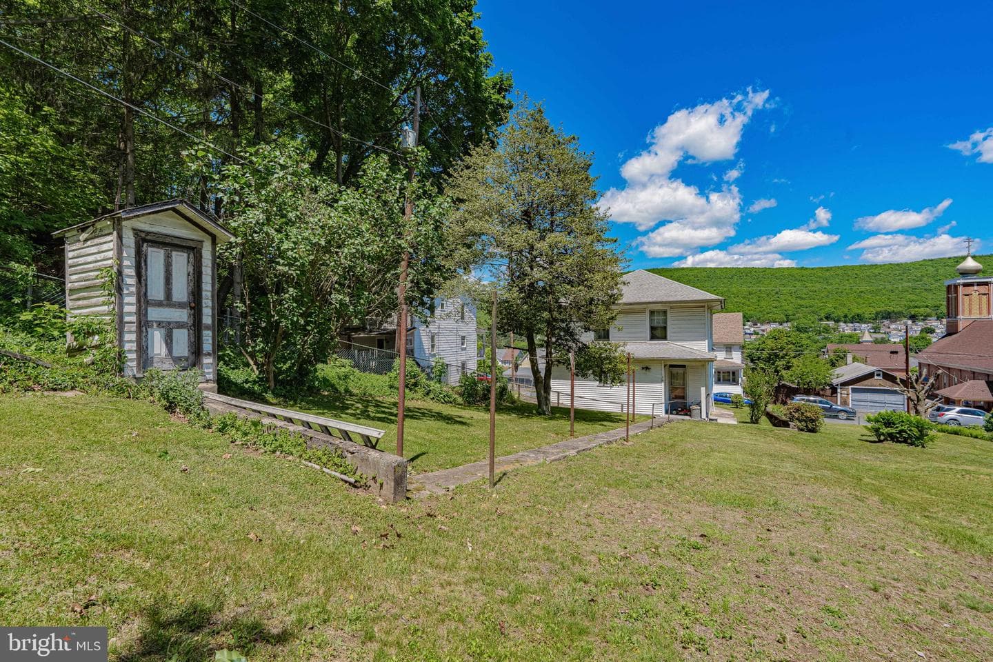 159 W Ridge Street photo 38