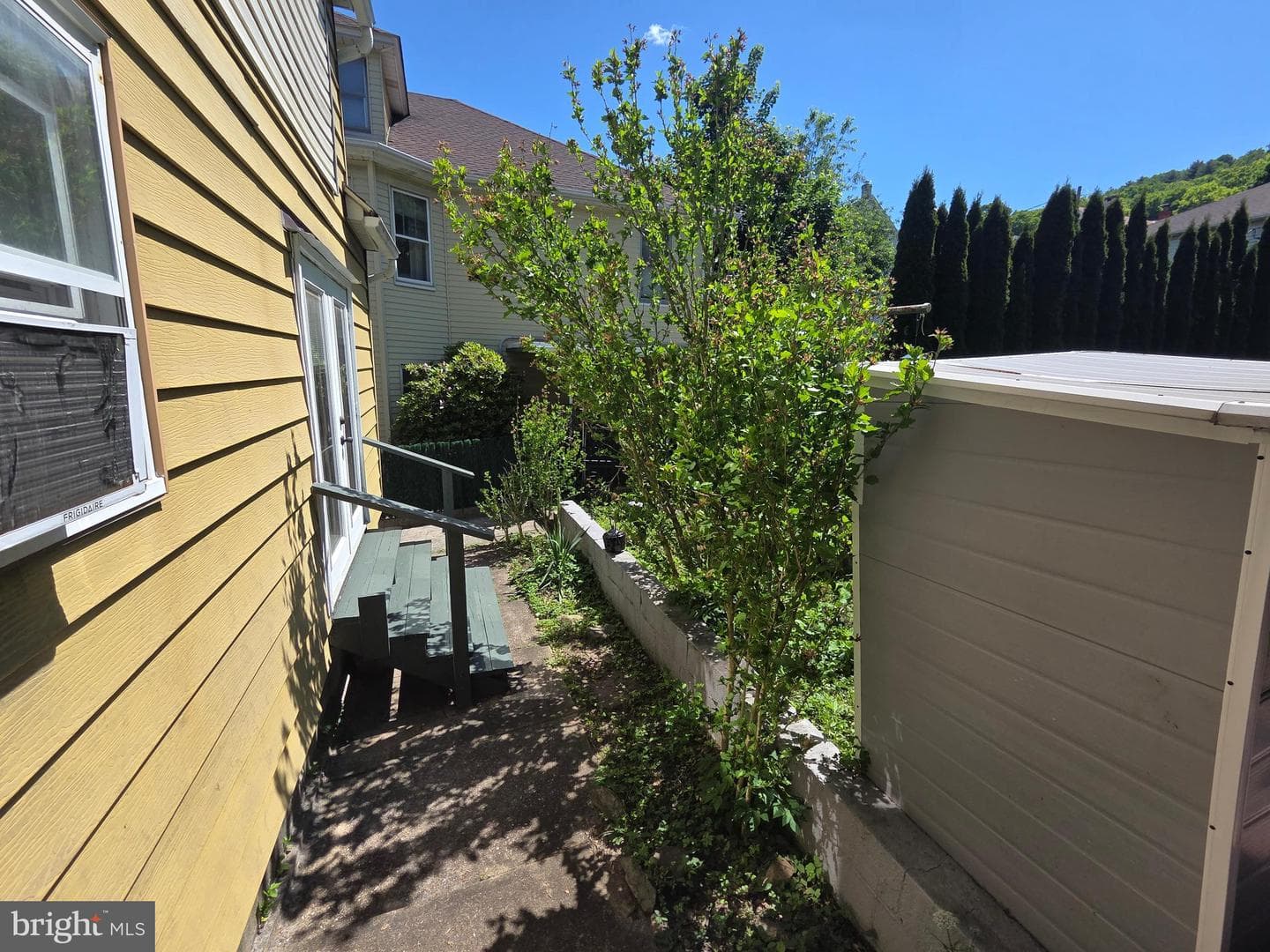 412 W Bertsch Street photo 29
