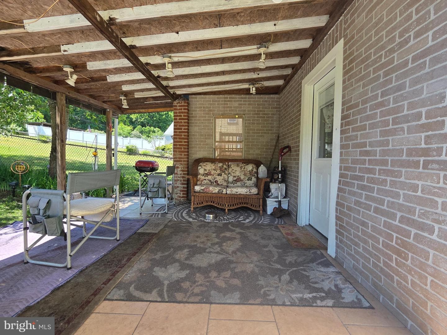 412 W Bertsch Street photo 34