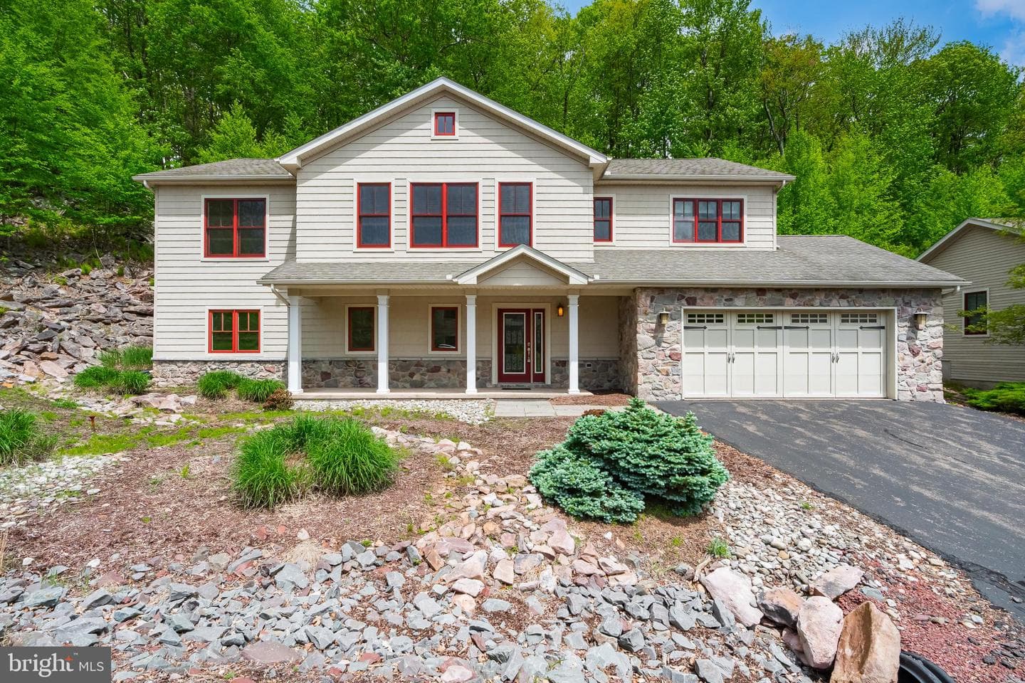 54 Bluestone Court, Lake Harmony