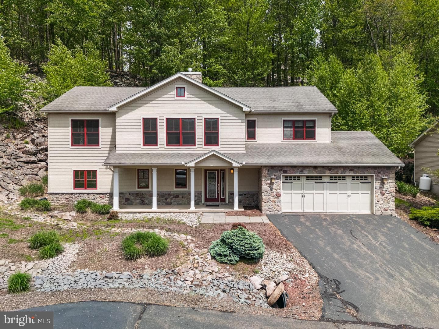 54 Bluestone Court, Lake Harmony