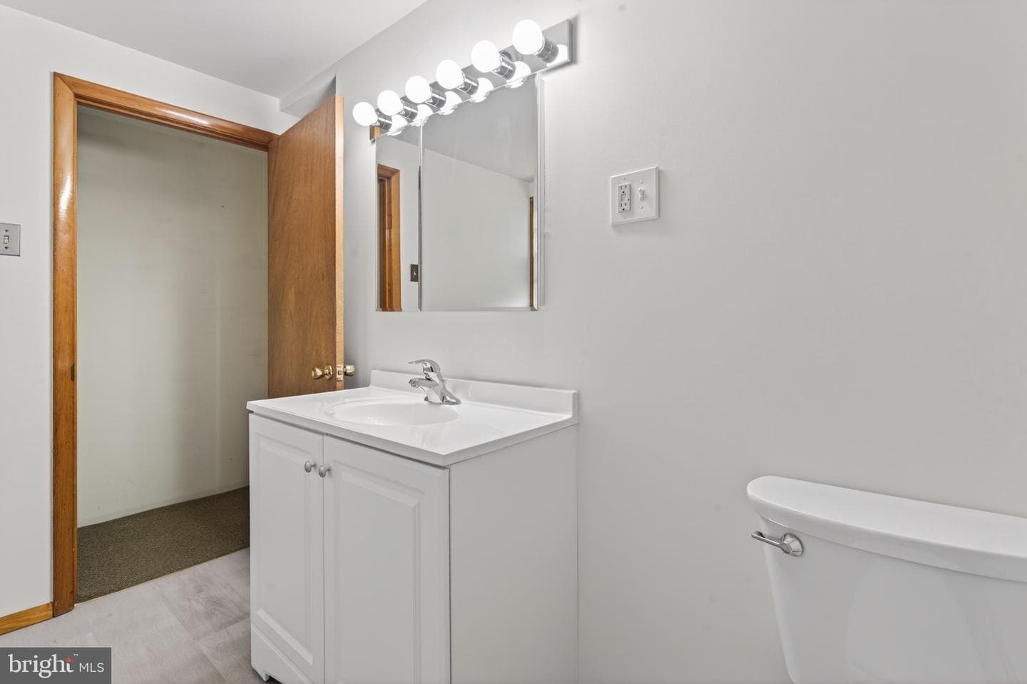 128 W Columbus Avenue photo 49