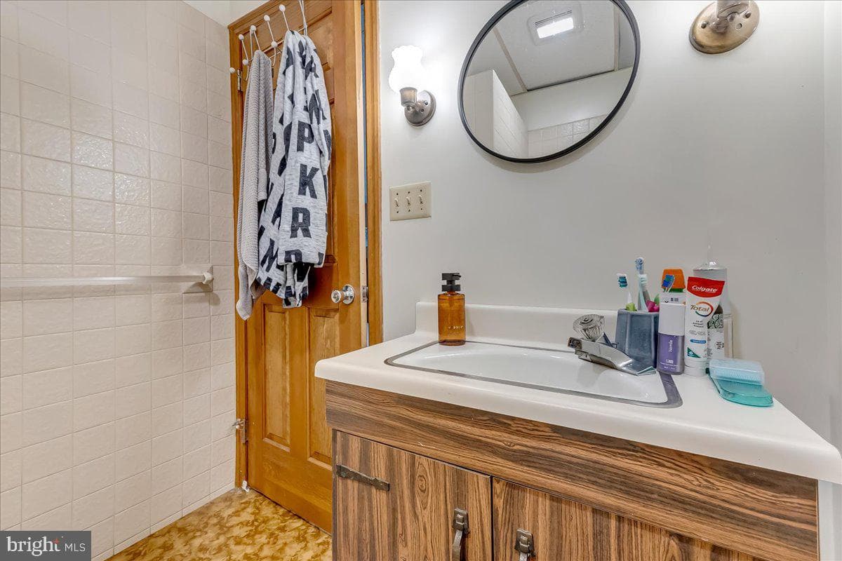 141 Church Hill Road photo 37