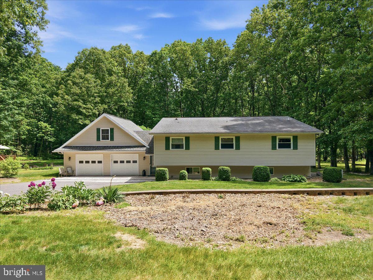 209 E Manor Lane, Lehighton