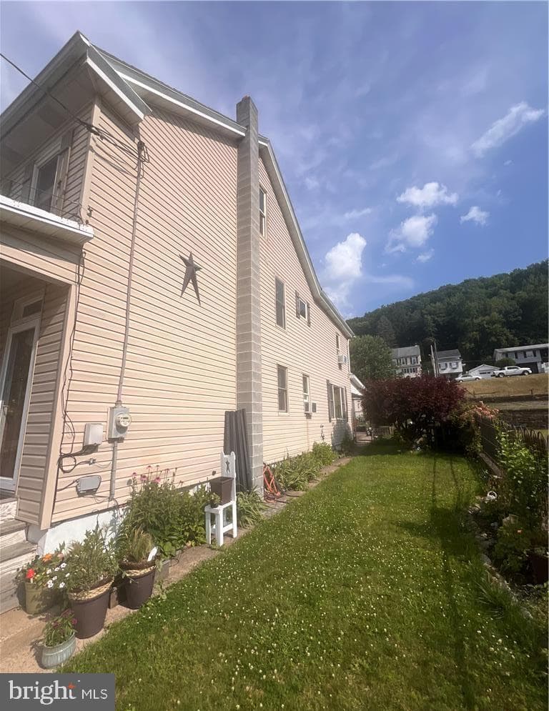231 W Railroad Street photo 3