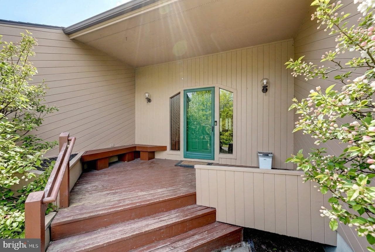 96 Wolf Road photo 10