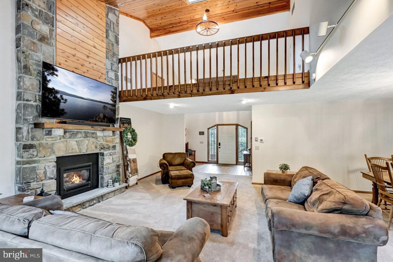 96 Wolf Road photo 15
