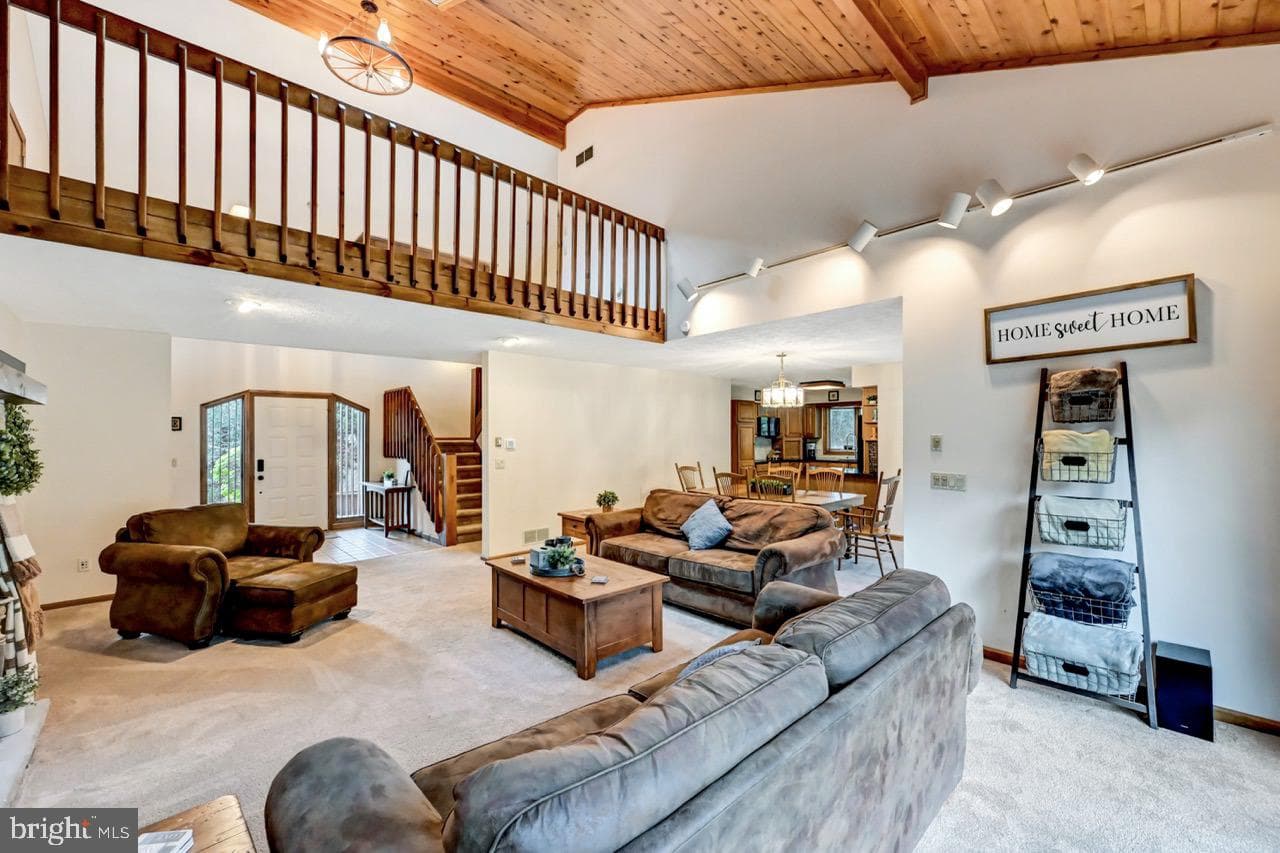 96 Wolf Road photo 17