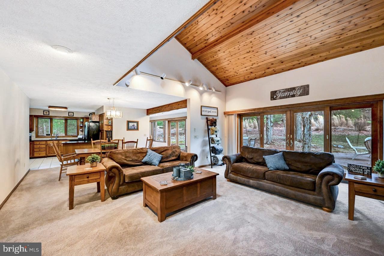 96 Wolf Road photo 18