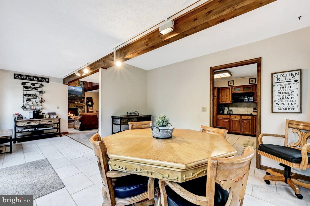 96 Wolf Road photo 27
